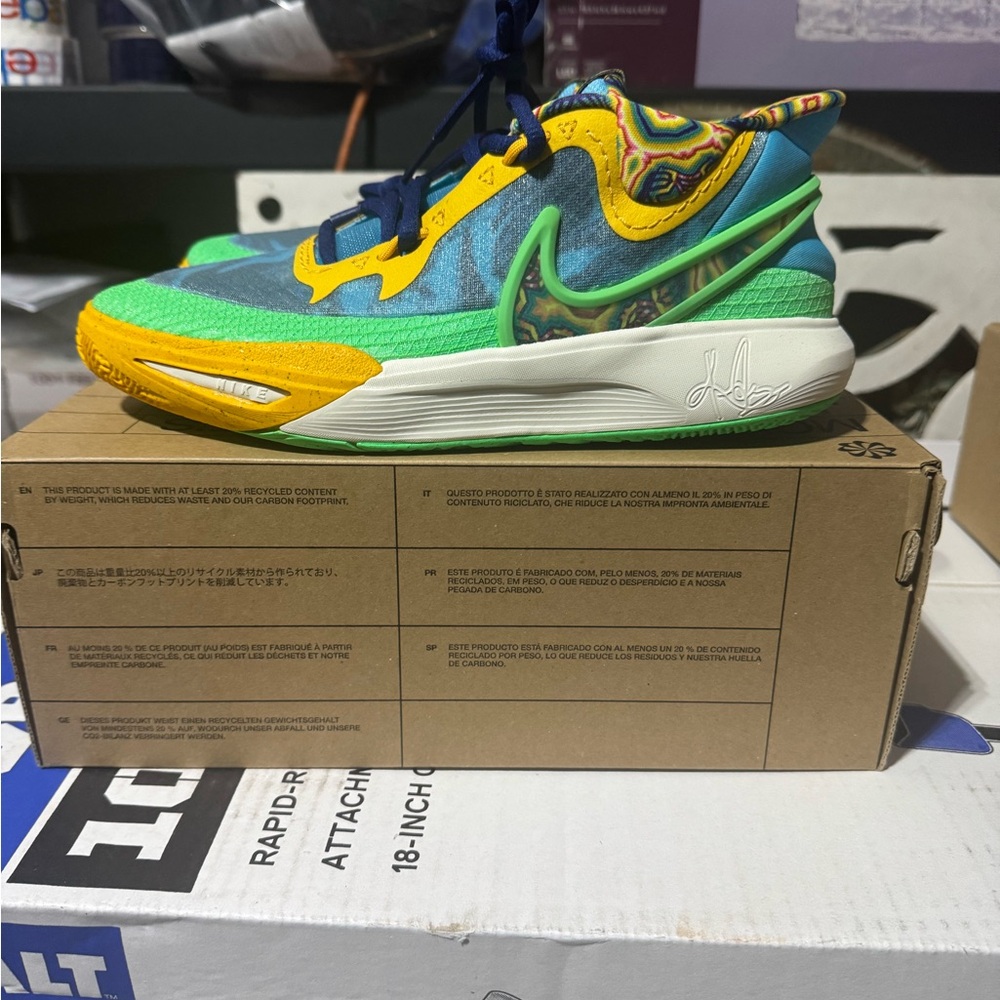 Nike Kyrie 8 GO SE (GS) SIZE 7y BALTIC BLUE/MULTI-COLOR DV3018-400 NEW